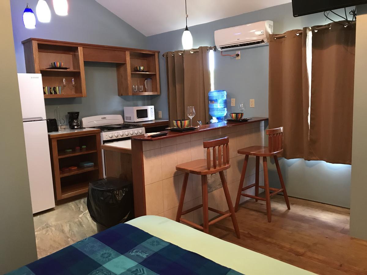 Tilt-Ta-Dock Resort Belize Corozal Eksteriør billede