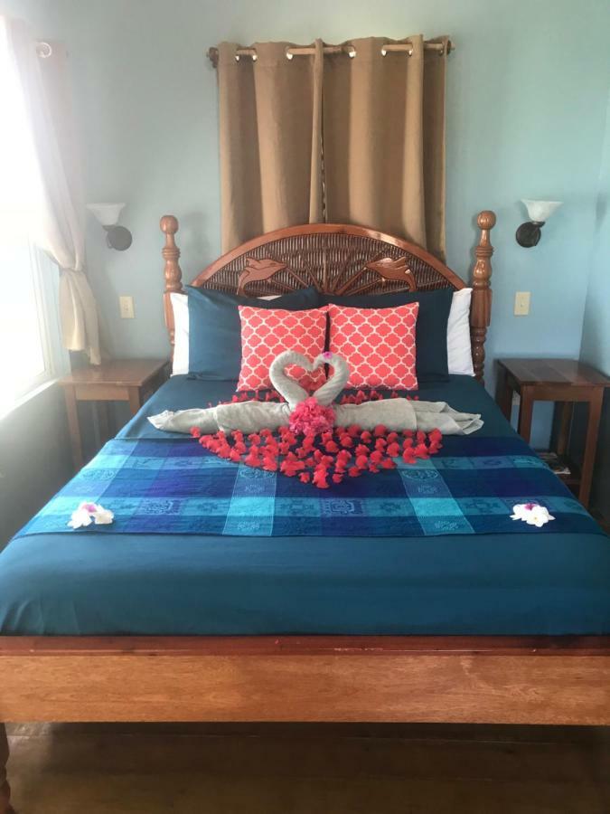 Tilt-Ta-Dock Resort Belize Corozal Eksteriør billede